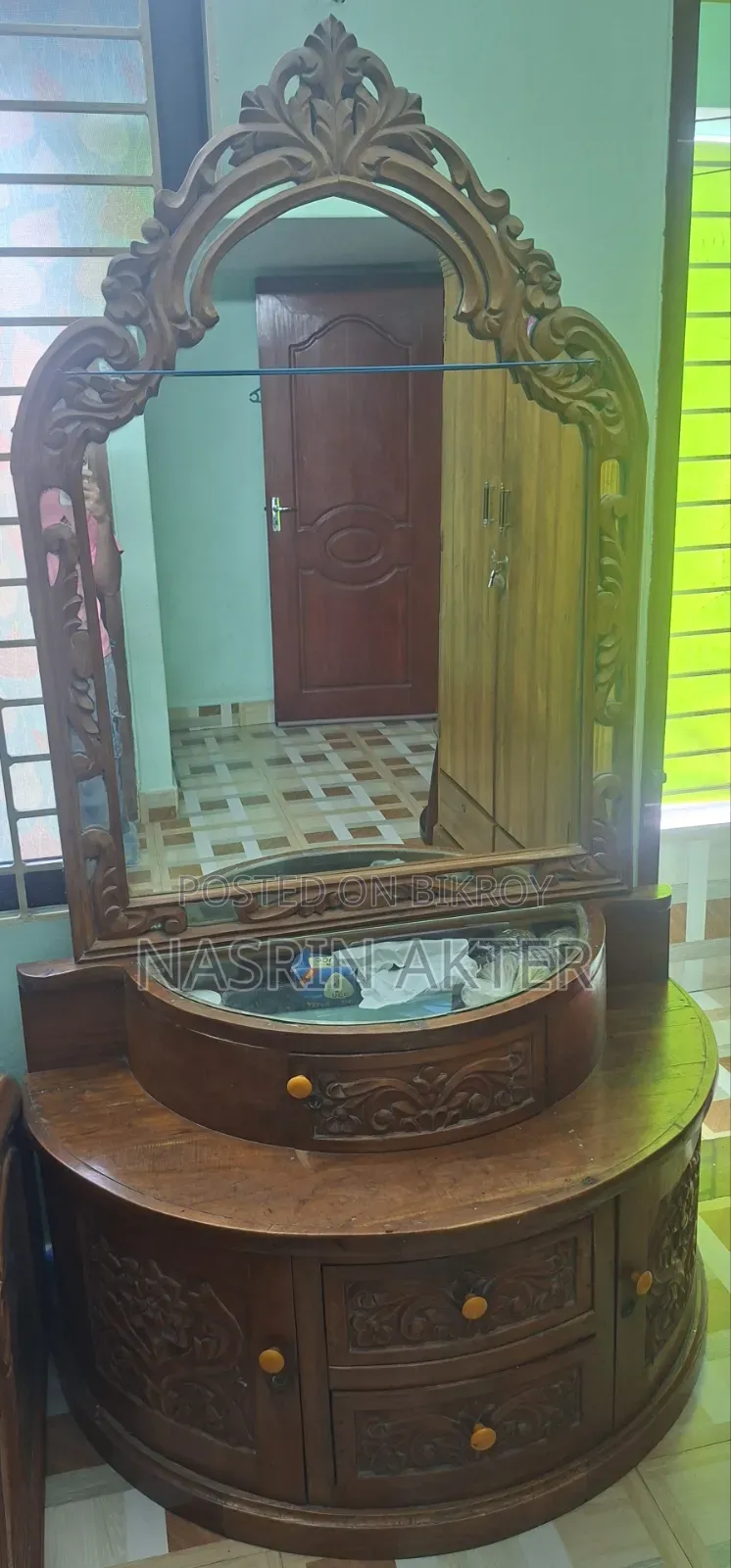 সেগুন কাঠের ডেসিন টেবিল