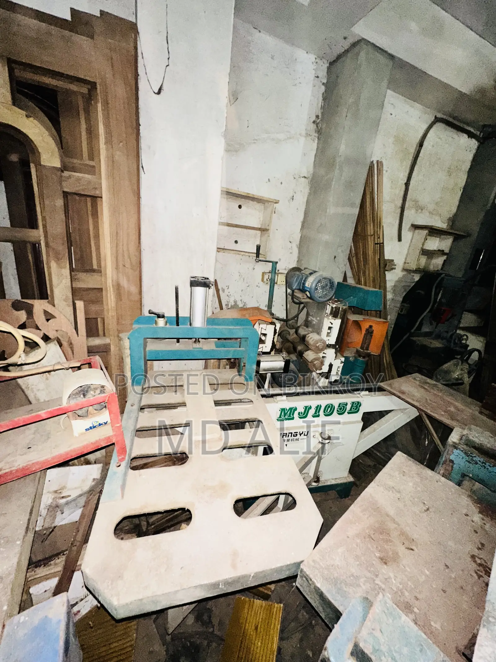 There are all kinds of machines for wood cutting and designing.