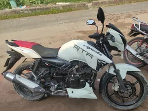টিভিএস ২০১৫ সাদা