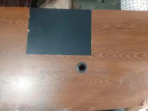 অফিস টেবিল