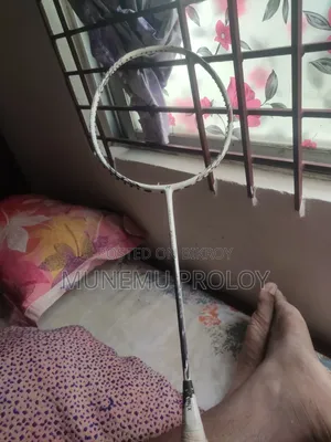 ব্যাডমিন্টন র‍্যাকেট
