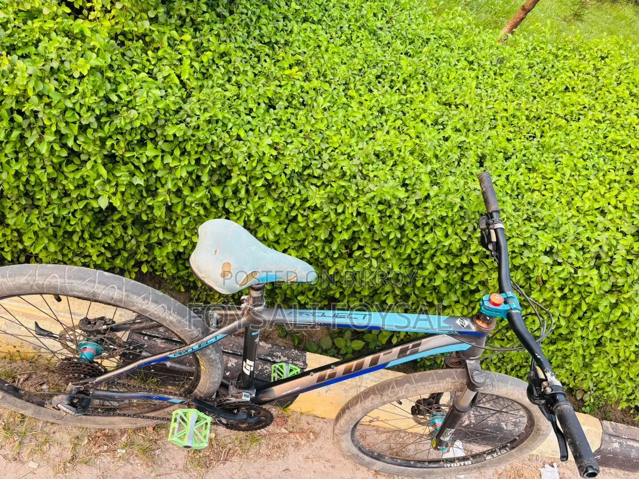 Core 2.0 MTB Bicycle | Shimano Acera 3x8 | Maxxis Hookworm