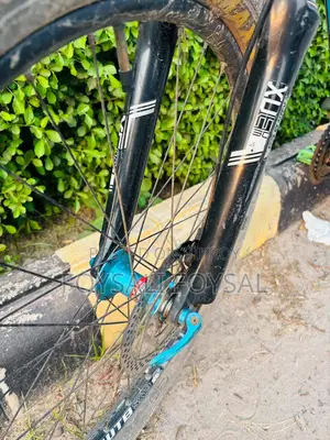 Core 2.0 MTB Bicycle | Shimano Acera 3x8 | Maxxis Hookworm