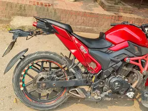 Runner Bolt 165R 2022 Red