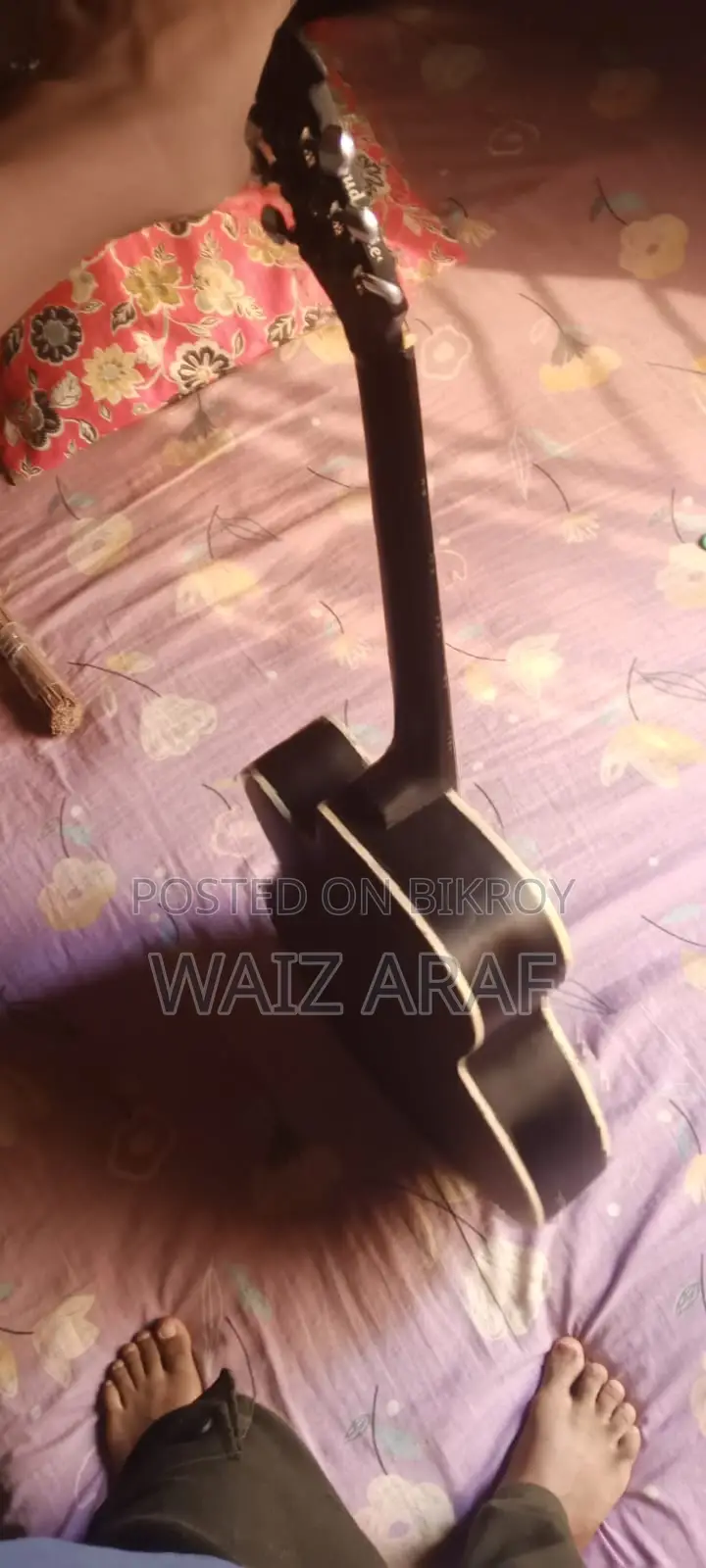 অরিজিনাল সিগনেচার গিটার
