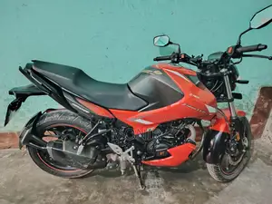 Hero Thriller 160R 2022 Red