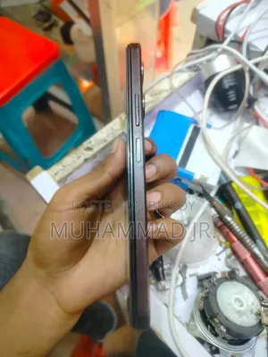 Vivo Y17 128 GB Orange