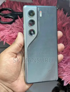 টেকনো ক্যামন ৪০ প্রো ৪জি ২৫৬ জিবি ব্ল্যাক