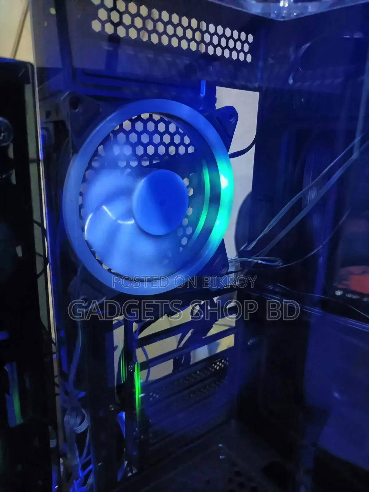 Gigabyte Aorus Gaming ATX Casing Full Fresh ( Urgent Sale )