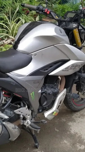 Suzuki Gixxer 2022 Silver