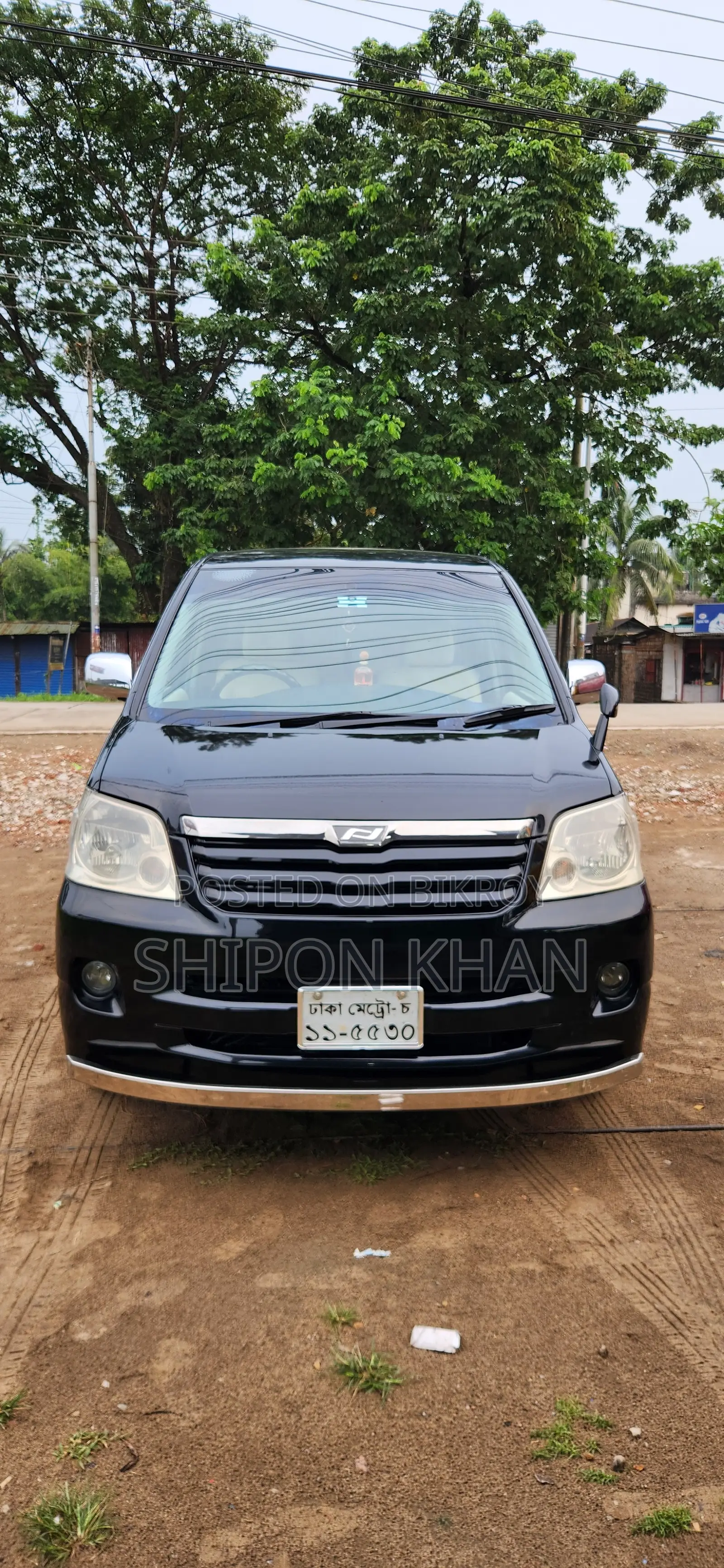 Toyota HiAce 2002 Black