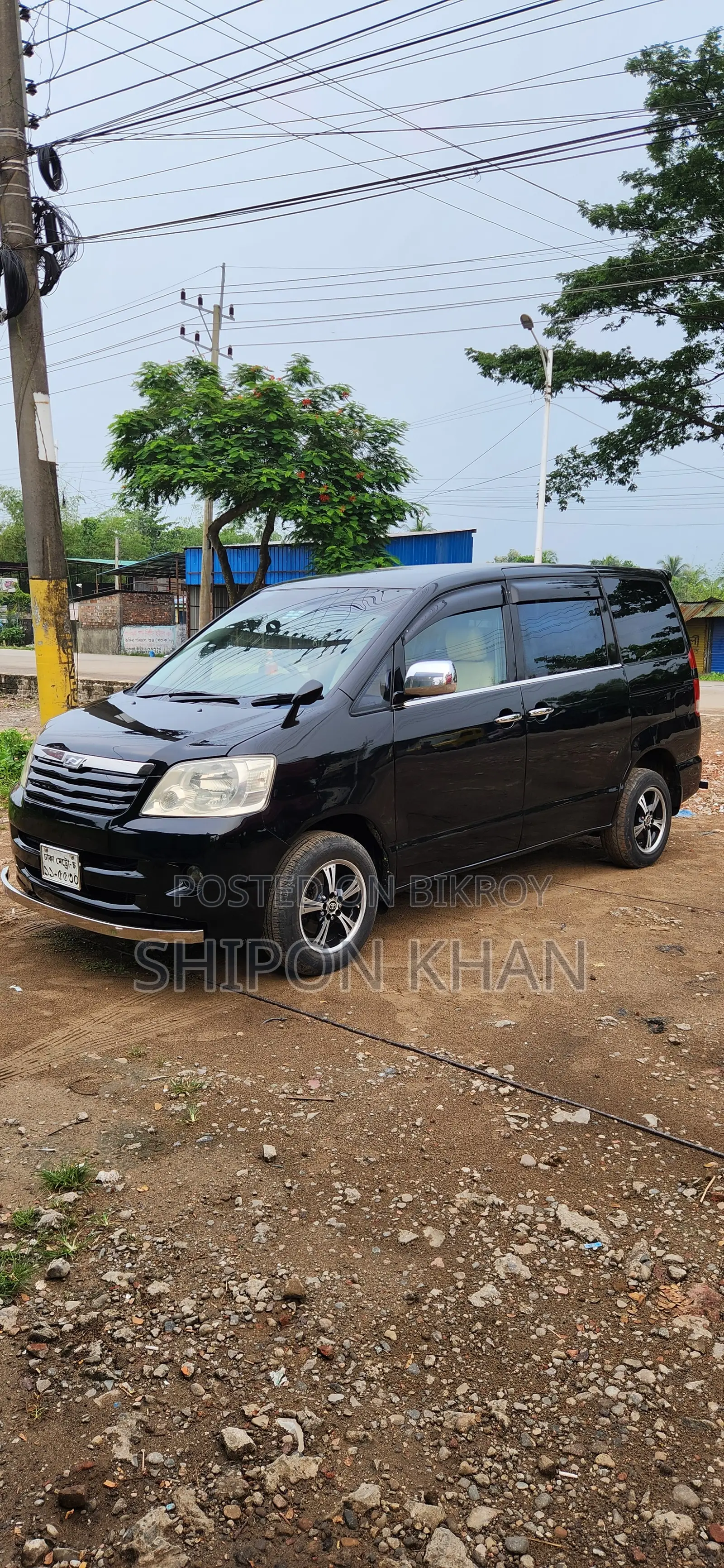 Toyota HiAce 2002 Black