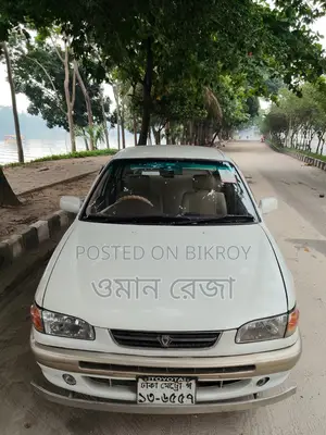 টয়োটা করোল্লা সেডান ১৯৯৫ পার্ল