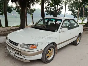 Toyota Corolla Sedan 1995 Pearl