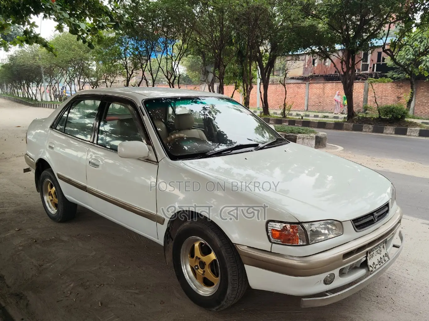 Toyota Corolla Sedan 1995 Pearl