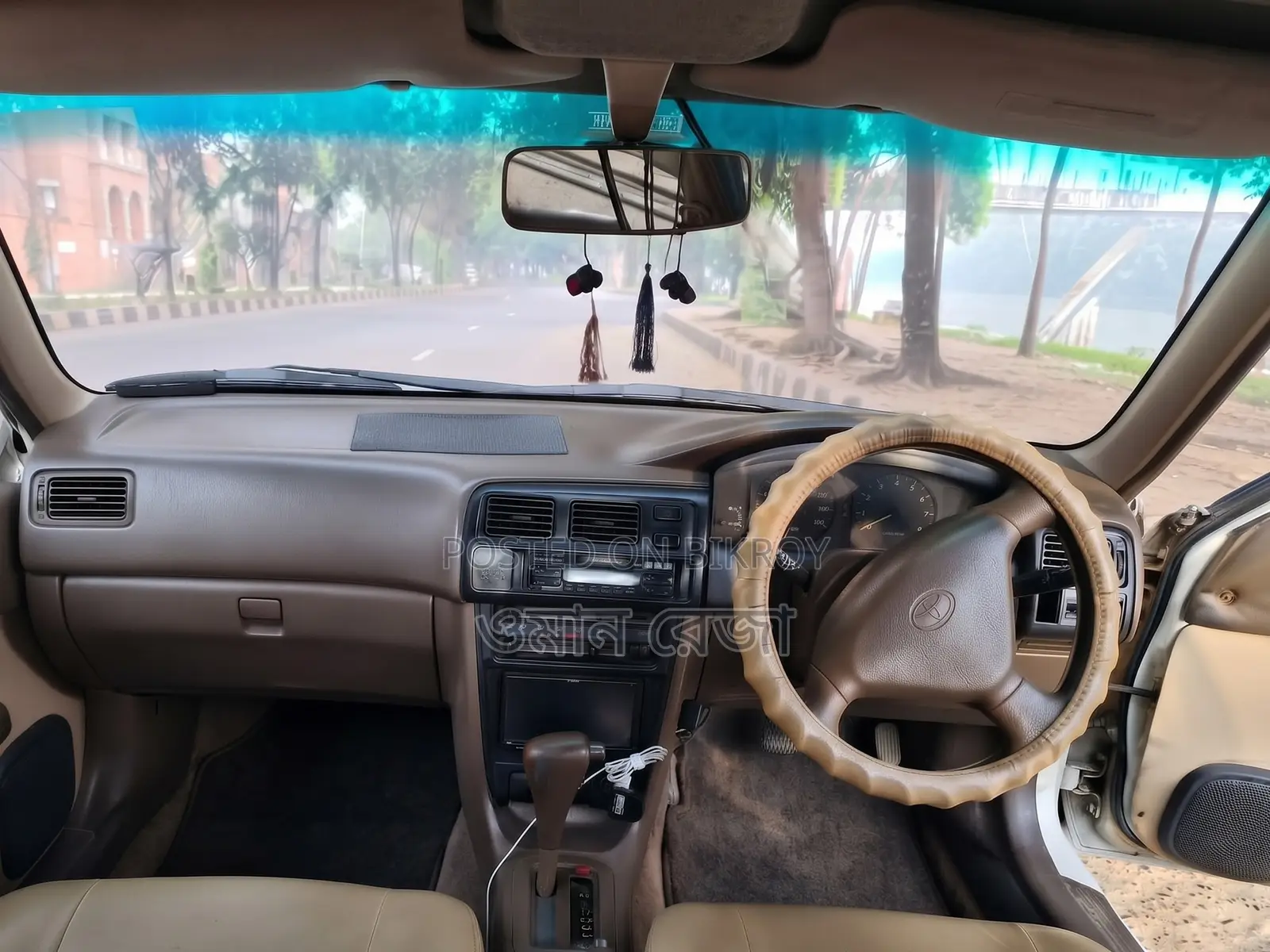 Toyota Corolla Sedan 1995 Pearl