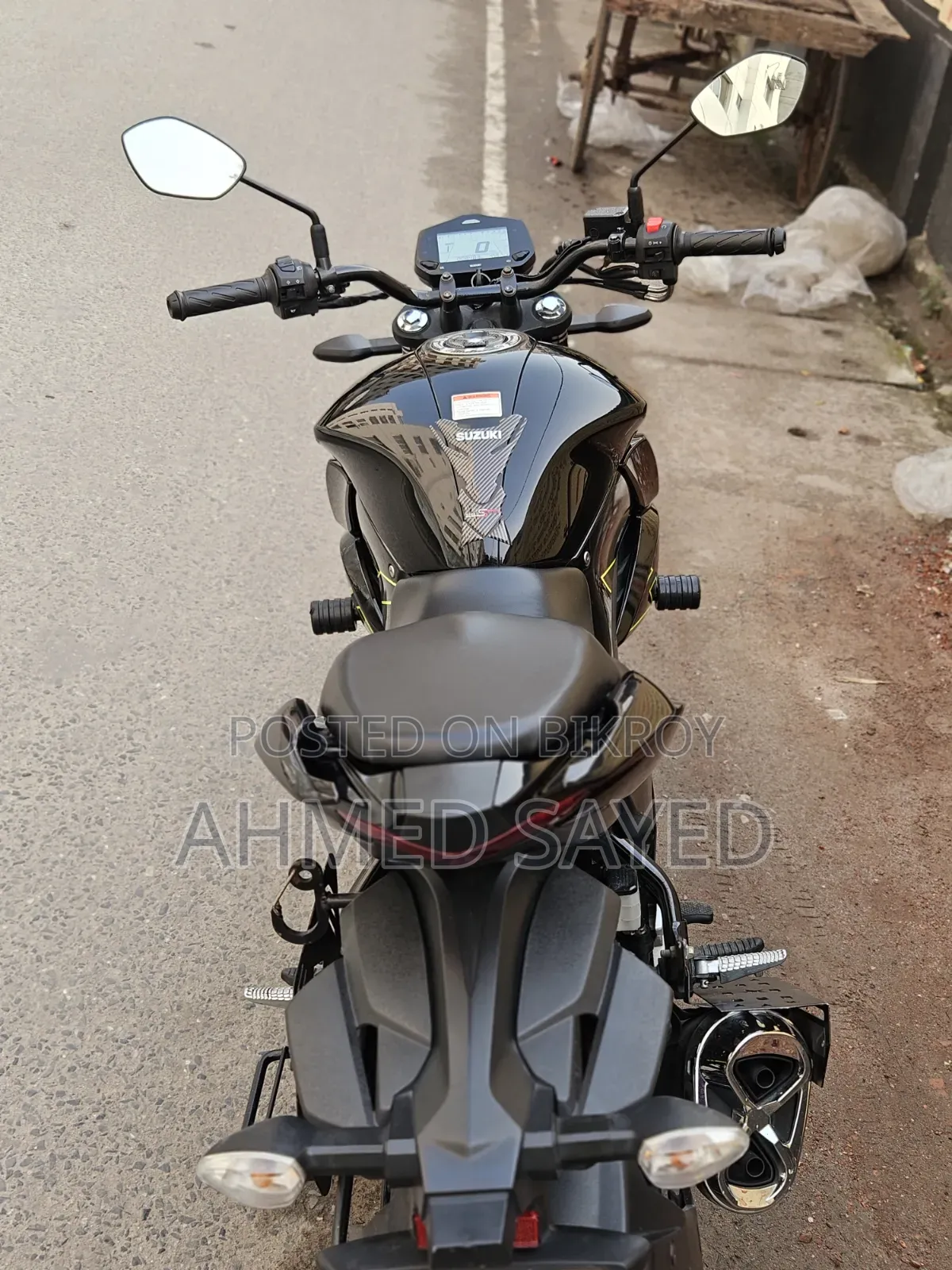সুজুকি জিক্সার ২০২৫ কালো