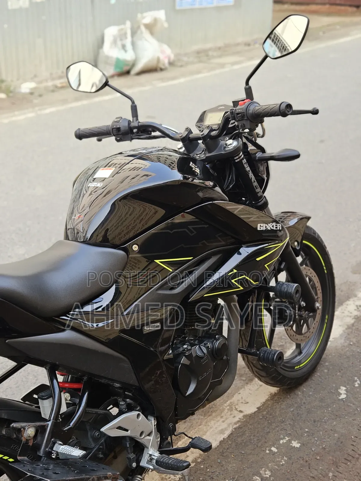 সুজুকি জিক্সার ২০২৫ কালো