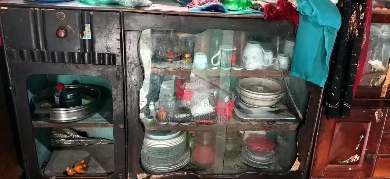 কাঠের জিনিস বিক্রি করা হবে