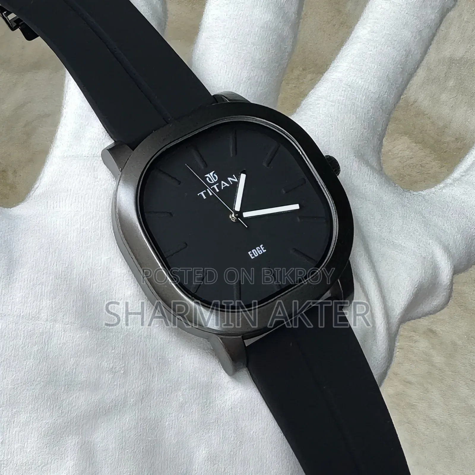Titan Edge Luxury Watch With Magnetic Lock
