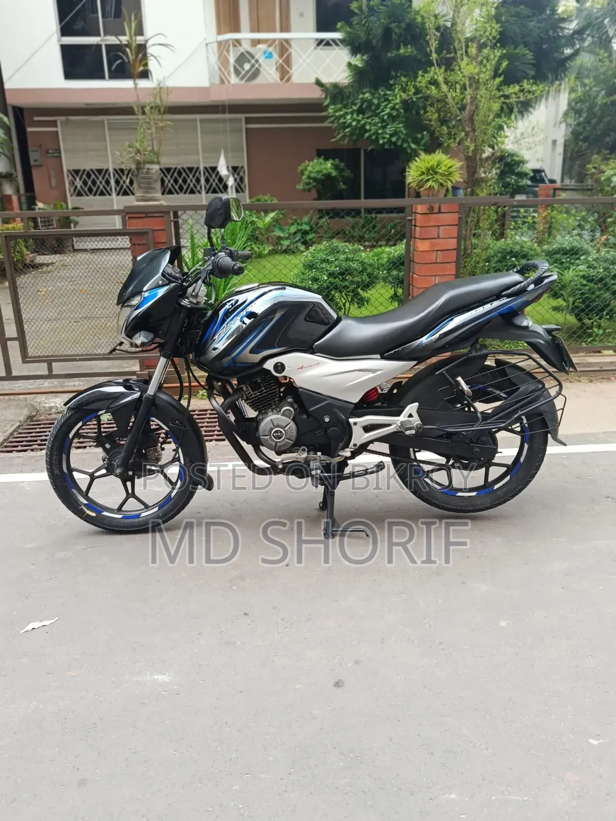 Bajaj Discover 125 2020 Black