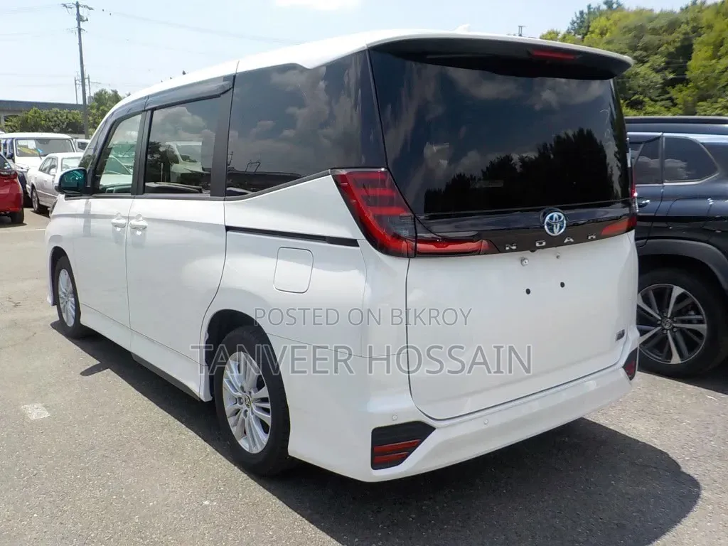 Toyota Noah 2022 Pearl