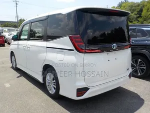 Toyota Noah 2022 Pearl