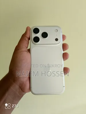 অ্যাপল আইফোন ১৭ প্রো ২৫৬ জিবি হোয়াইট