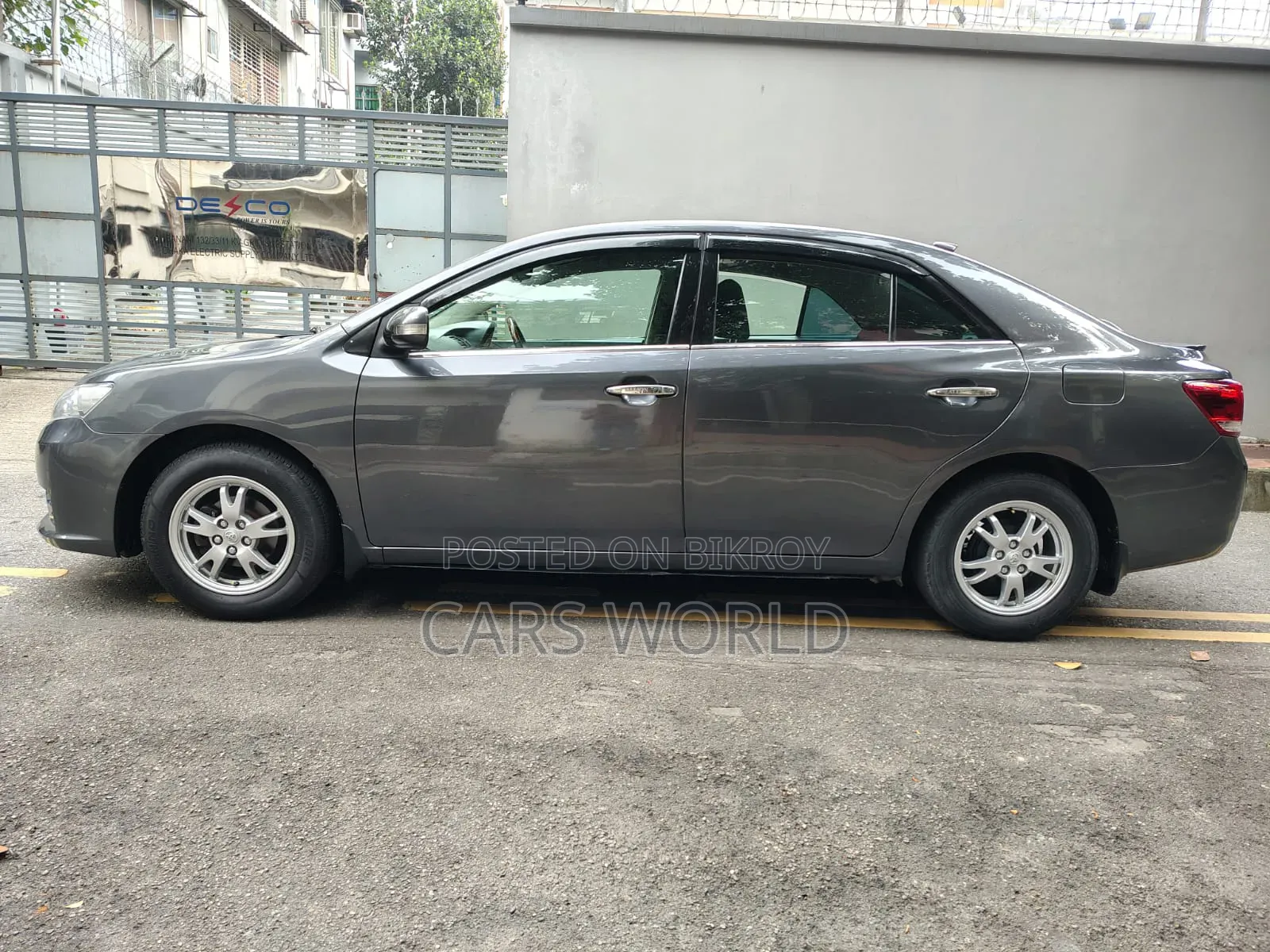 টয়োটা অ্যালিয়ন ২০১০ গ্রে