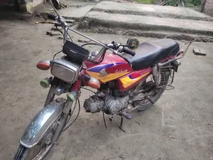 Honda 2005 Red