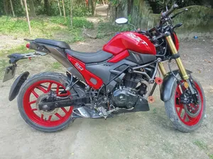 Runner Bolt 165R 2023 Red