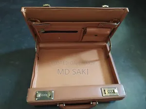 আর্টিফিশিয়াল চামড়ার ব্রিফকেস (লকসহ)