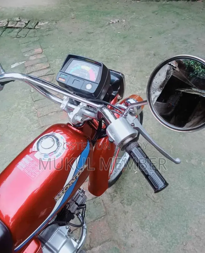 হোন্ডা ২০০০ রেড