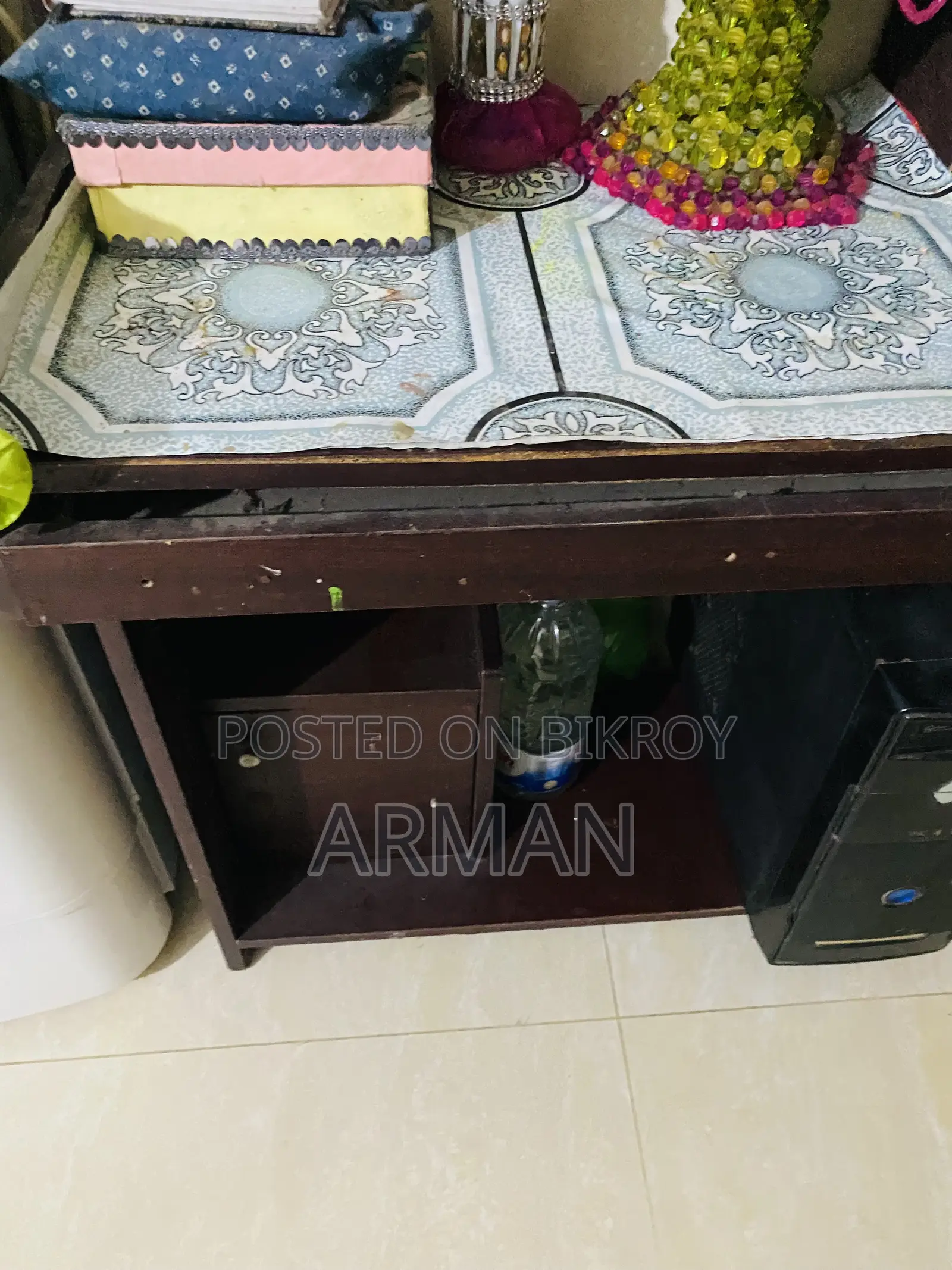 কম্পিউটার টেবিল