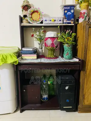 কম্পিউটার টেবিল