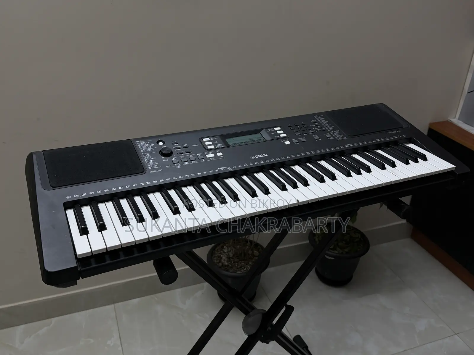 Yamaha PSR-E373 Keyboard
