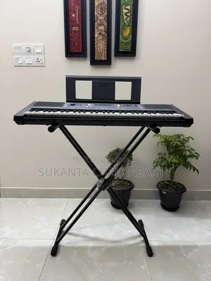 Yamaha PSR-E373 Keyboard