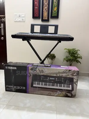 Yamaha PSR-E373 Keyboard