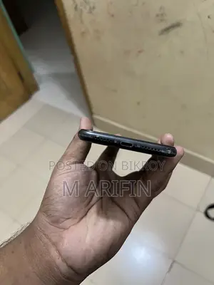 New Apple iPhone XR 64 GB Black
