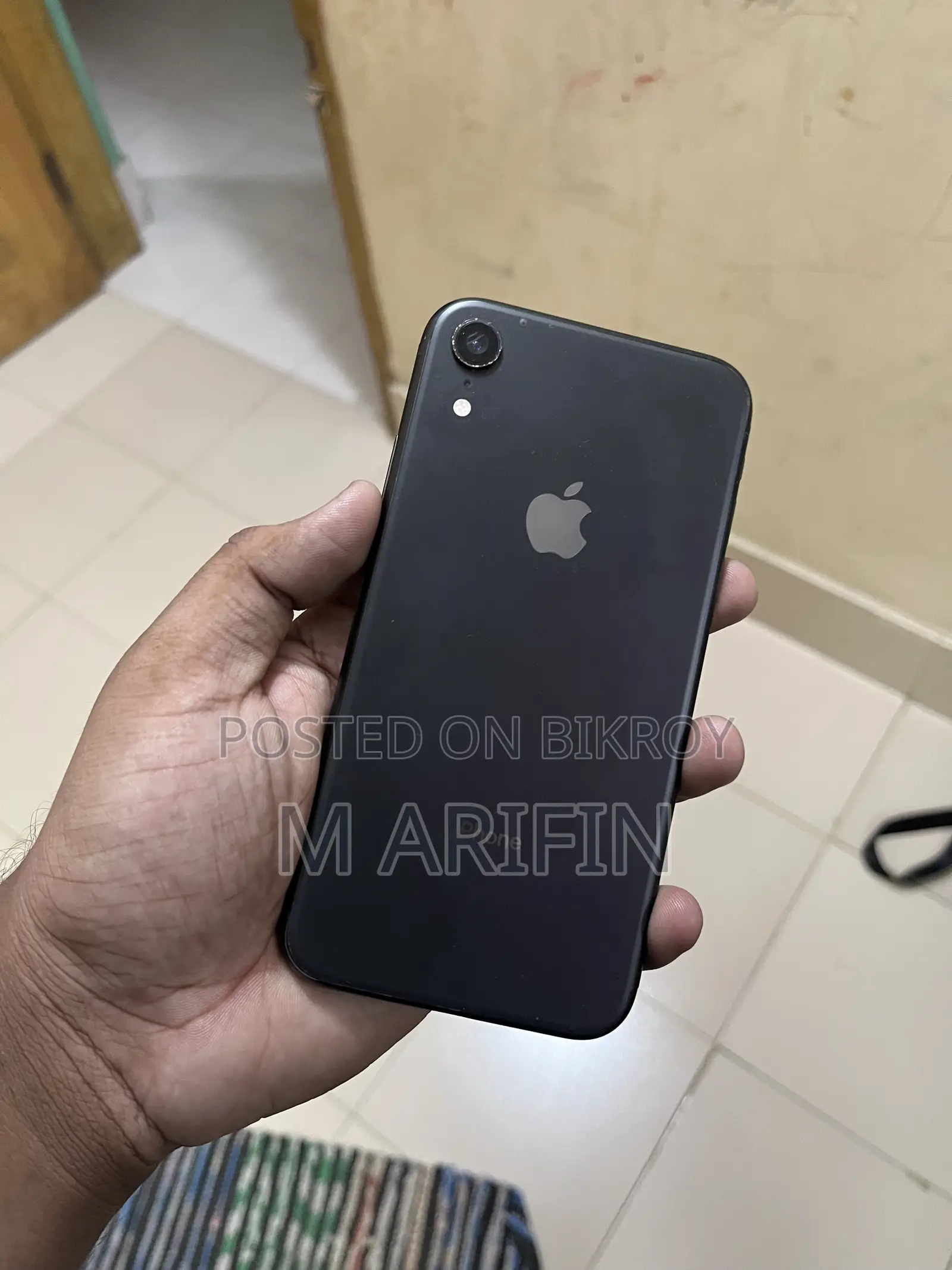 New Apple iPhone XR 64 GB Black