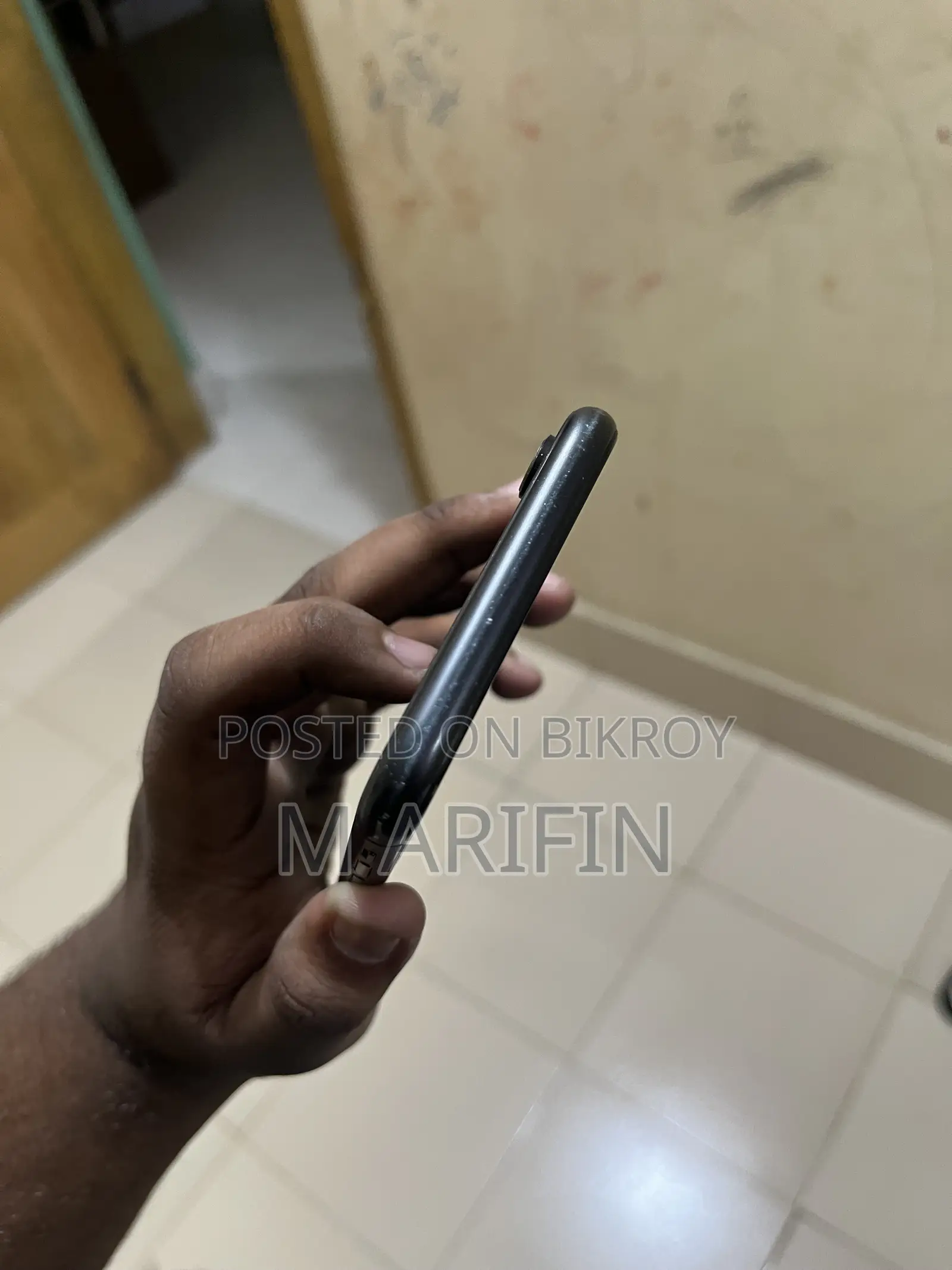New Apple iPhone XR 64 GB Black