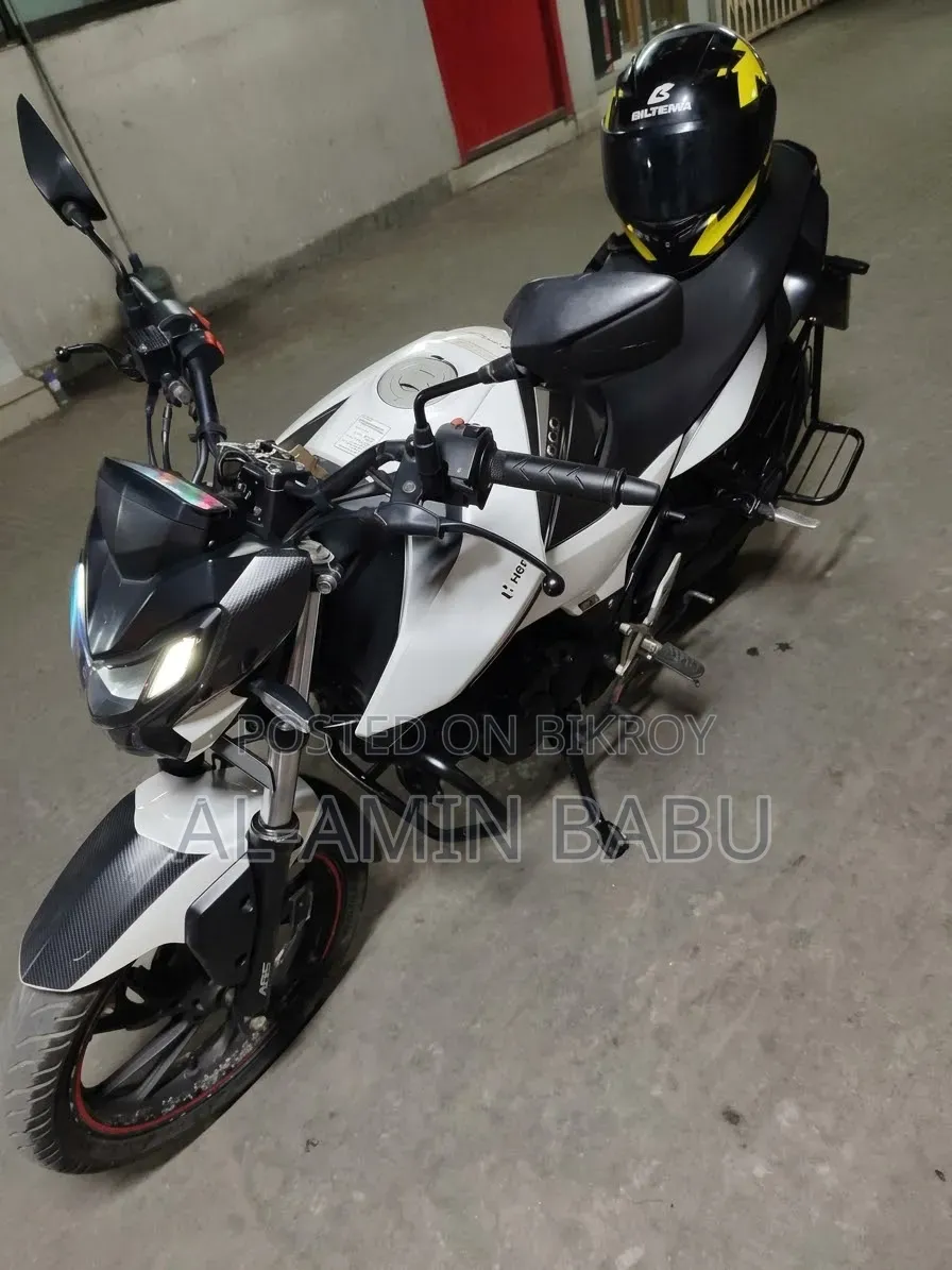 Hero Thriller 160R 2021 White