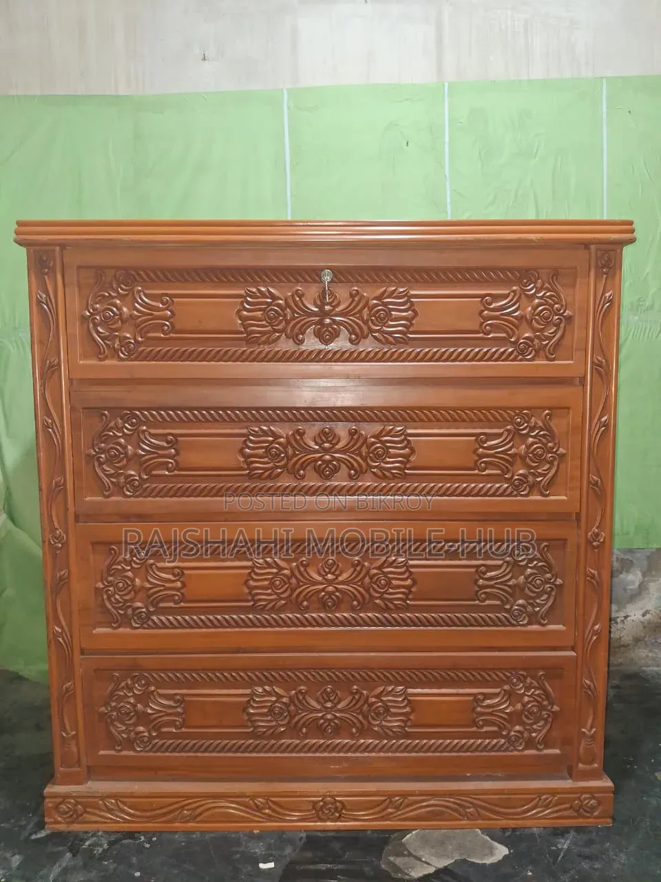 চমৎকার একটি ওয়ারড্রব