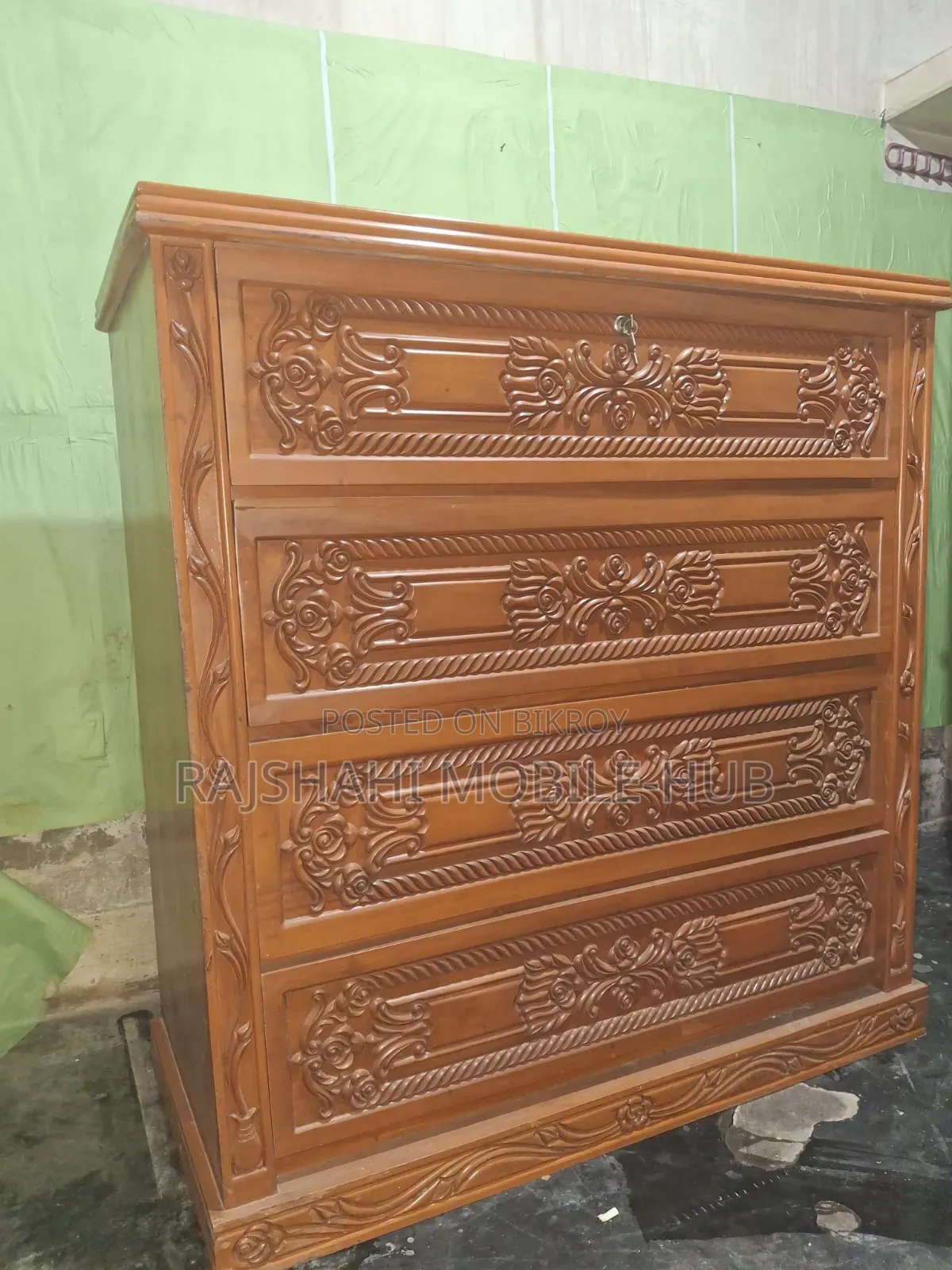চমৎকার একটি ওয়ারড্রব