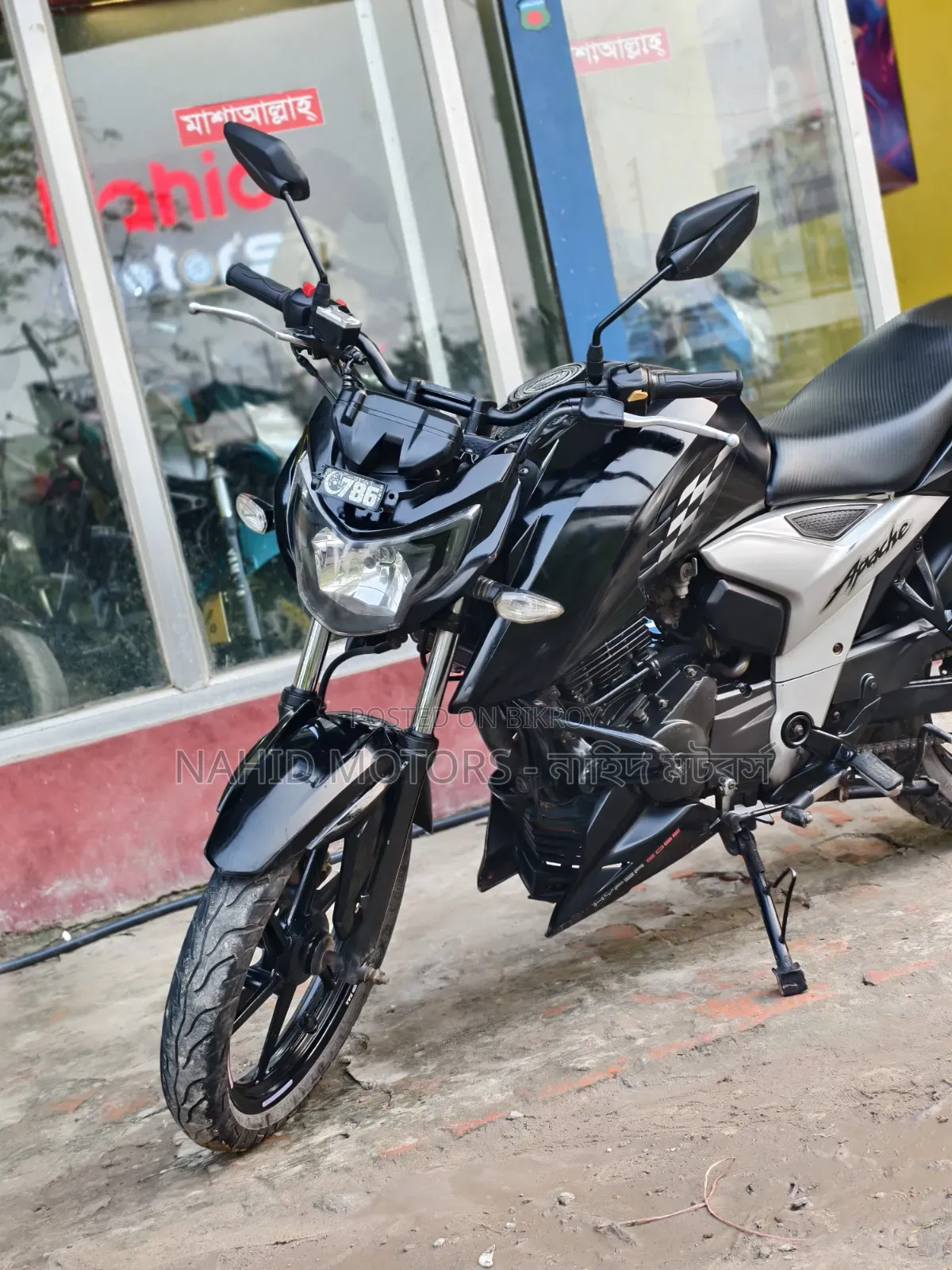 টিভিএস আপাচে ১৬০ ৪ভি ২০২০ কালো