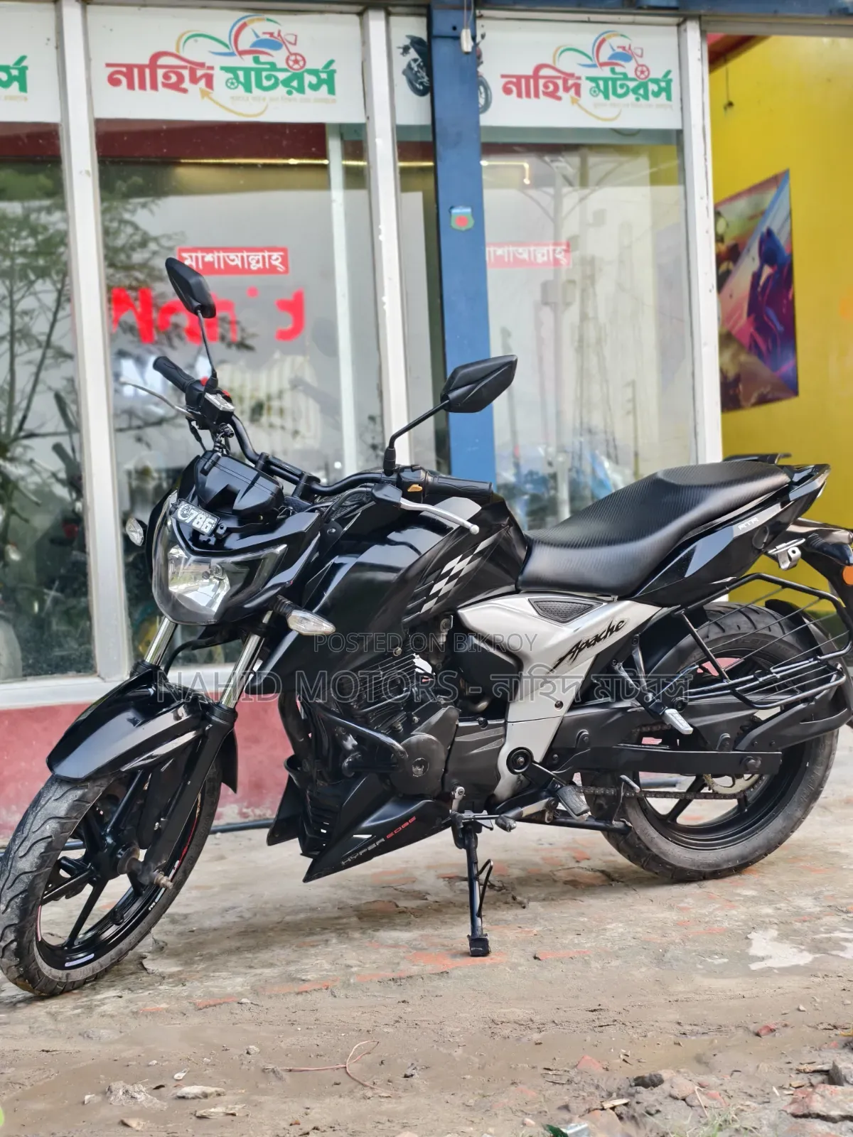 টিভিএস আপাচে ১৬০ ৪ভি ২০২০ কালো