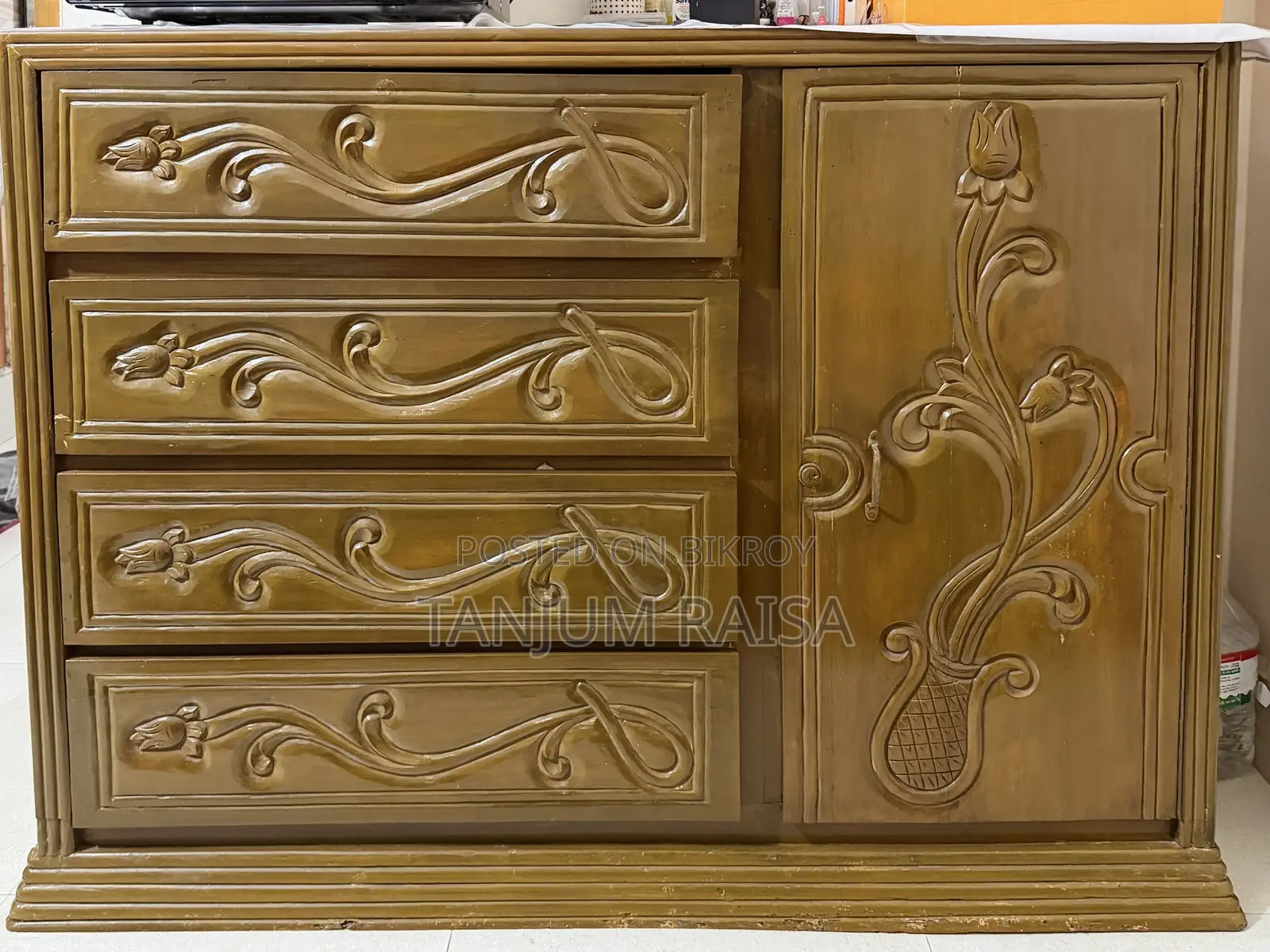 Beautiful Wooden Carved Wardrobe - 4 Drawers