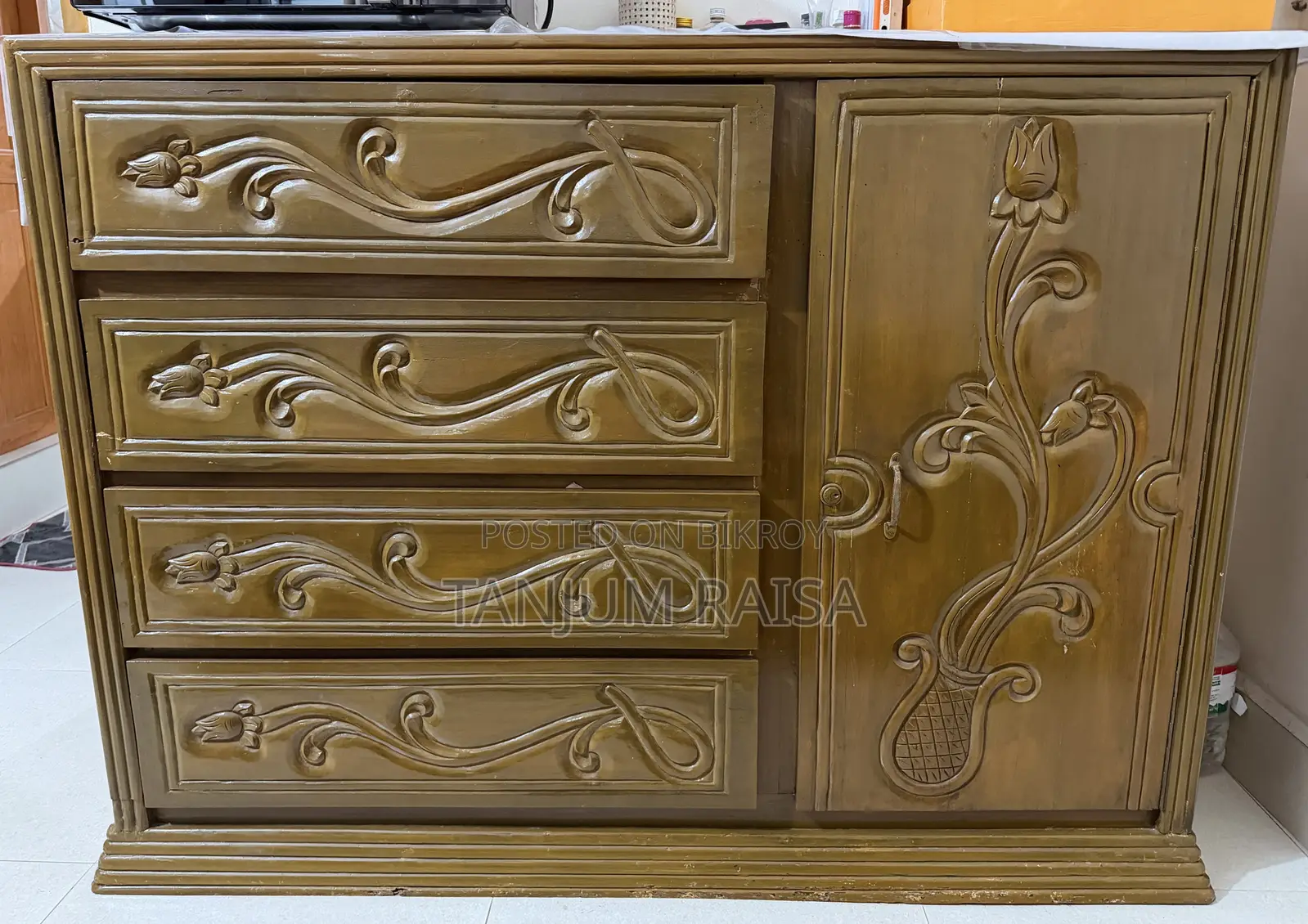 Beautiful Wooden Carved Wardrobe - 4 Drawers