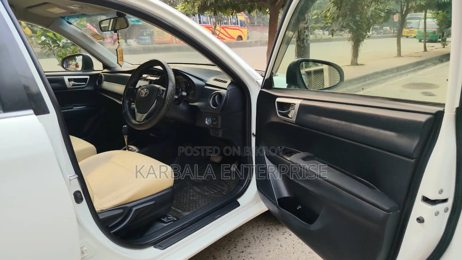Toyota Axio 1.5 Hybrid Two-Wheel Drive 2013 White