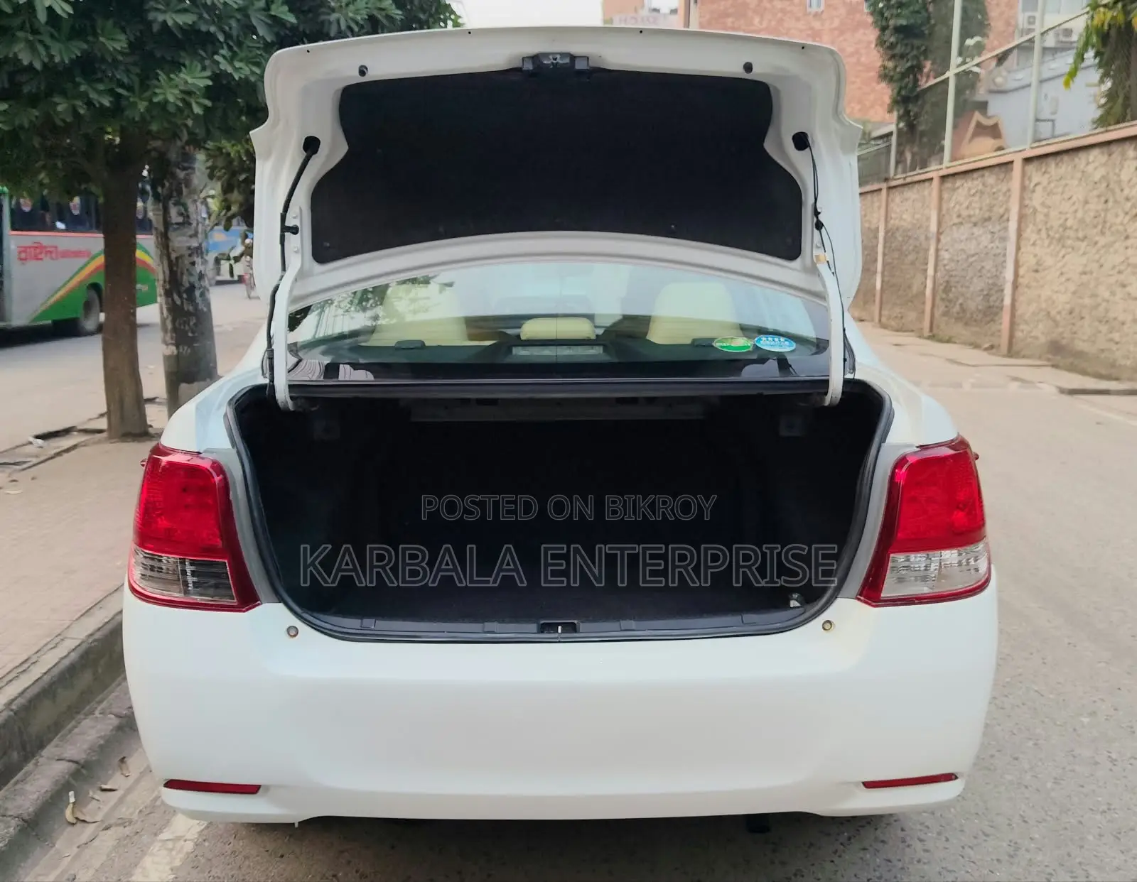 Toyota Axio 1.5 Hybrid Two-Wheel Drive 2013 White